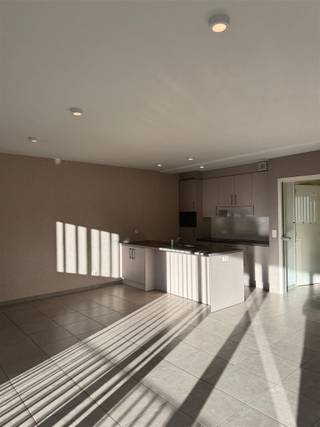 In het hart van Mol vind je dit prachtig, lichtrijk appartement op de 1ste verdieping.De ruime leefruimte is voorzien van screens aan de ramen, wat...