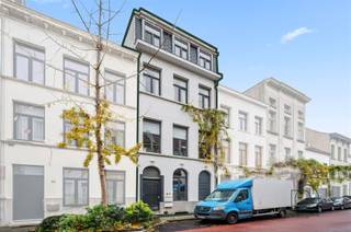 Karaktervol appartement met 2 slaapkamers in AntwerpenOntdek dit karaktervolle mooi onderhouden appartement in het hart van de bruisende Seefhoek in...