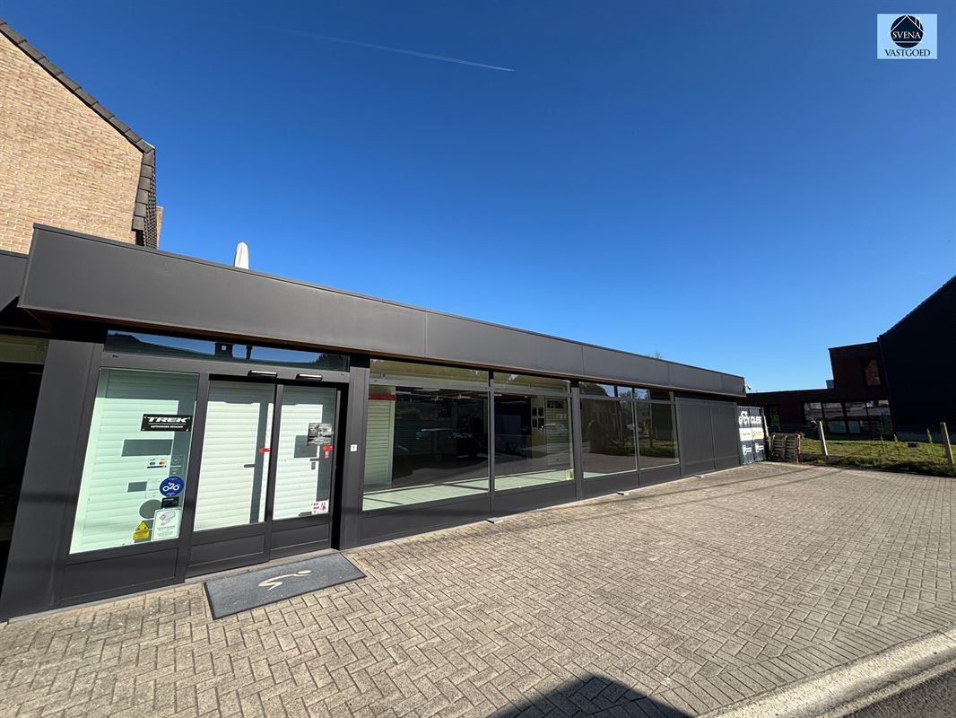 COMMERCIELE RUIMTE MET DUPLEXAPPARTEMENT- VEEL MOGELIJKHEDEN EN UITSTEKENDE ZICHTBAARHEID - foto 2