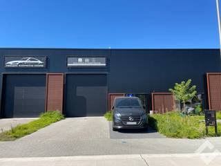 Recente KMO-unit te koop in Bocholt, gelegen in industriezone Bocholt Kanaal. Deze ontwikkeling ligt op een steenworp van verbindingsweg...