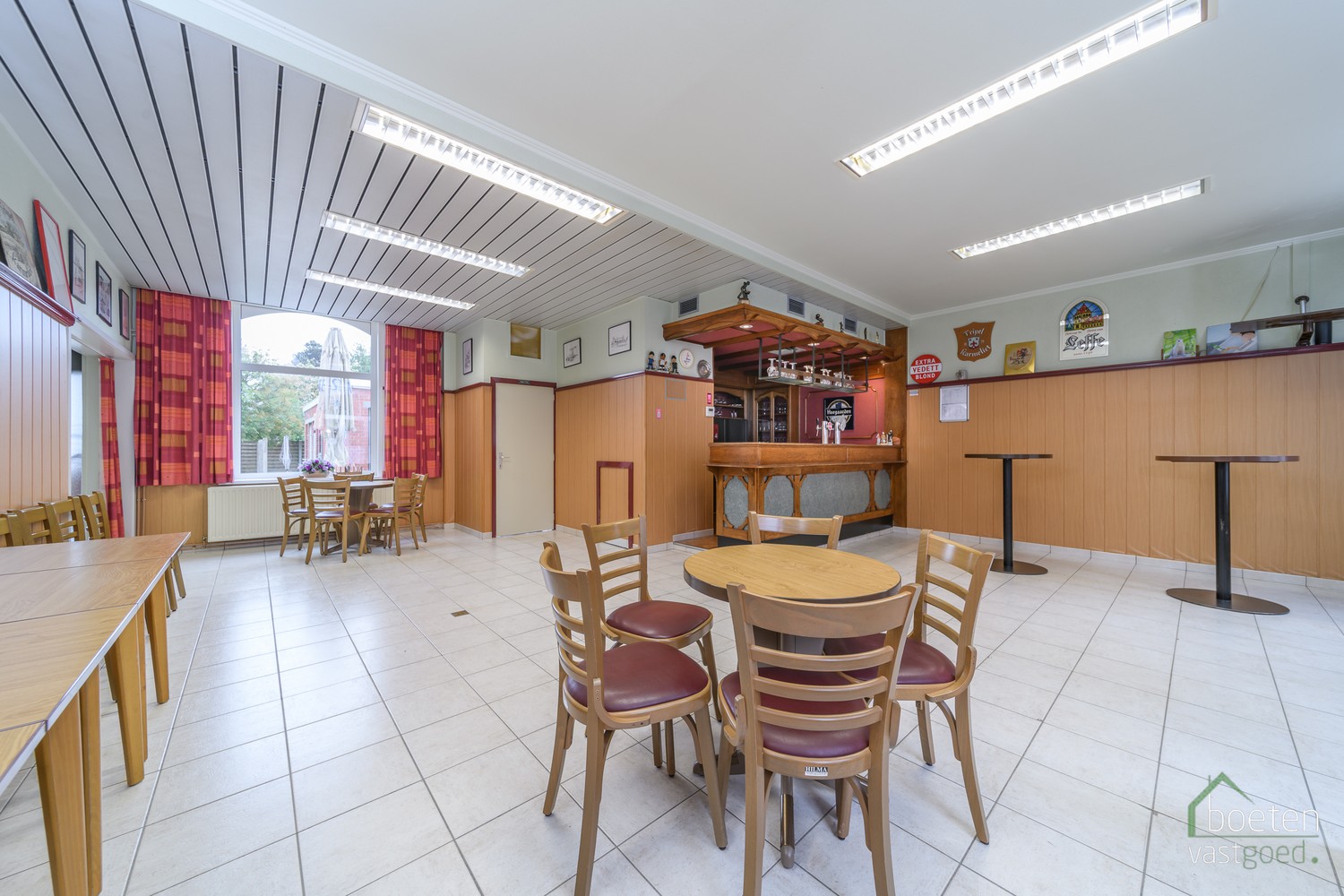 Reninge: eigendom met huidige handelsbestemming (café De Pollepel), eveneens geschikt voor woongebruik, op 444m² grondopp. - foto 2