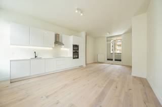 Appartement met terras op centrale ligging in het stadscentum in een rustige straat. Het gebouw is volledig gerenoveerd en is gelegen op...