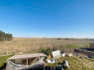 Bent u op zoek naar een rustig gelegen, verder af te werken woning dan nodigen wij u graag uit om dit pand te komen bezoeken. Gelegen te...