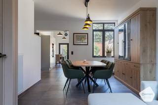 U kunt een BOD uitbrengen op deze woning, rekening houdend met de AANVANGSPRIJS van € 348.000,00 , elk hoger BOD wordt voorgelegd aan de eigenaars...