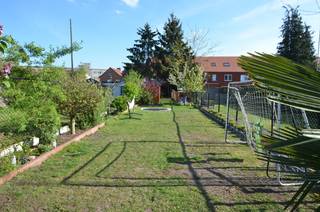 LOKEREN: op wandelafstand van de Daknamse bossen en het station: recent en kwalitatief gerenoveerde woning met grote, zuidelijk gerichte tuin...