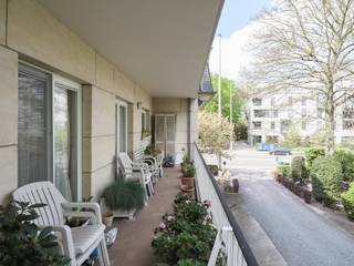 Ruim en stijlvol 3 slpk-appartement (bew.opp. 137 m2) met terras, gelegen op de eerste verdieping van de standingvolle residentie ‘Trianon’ op...
