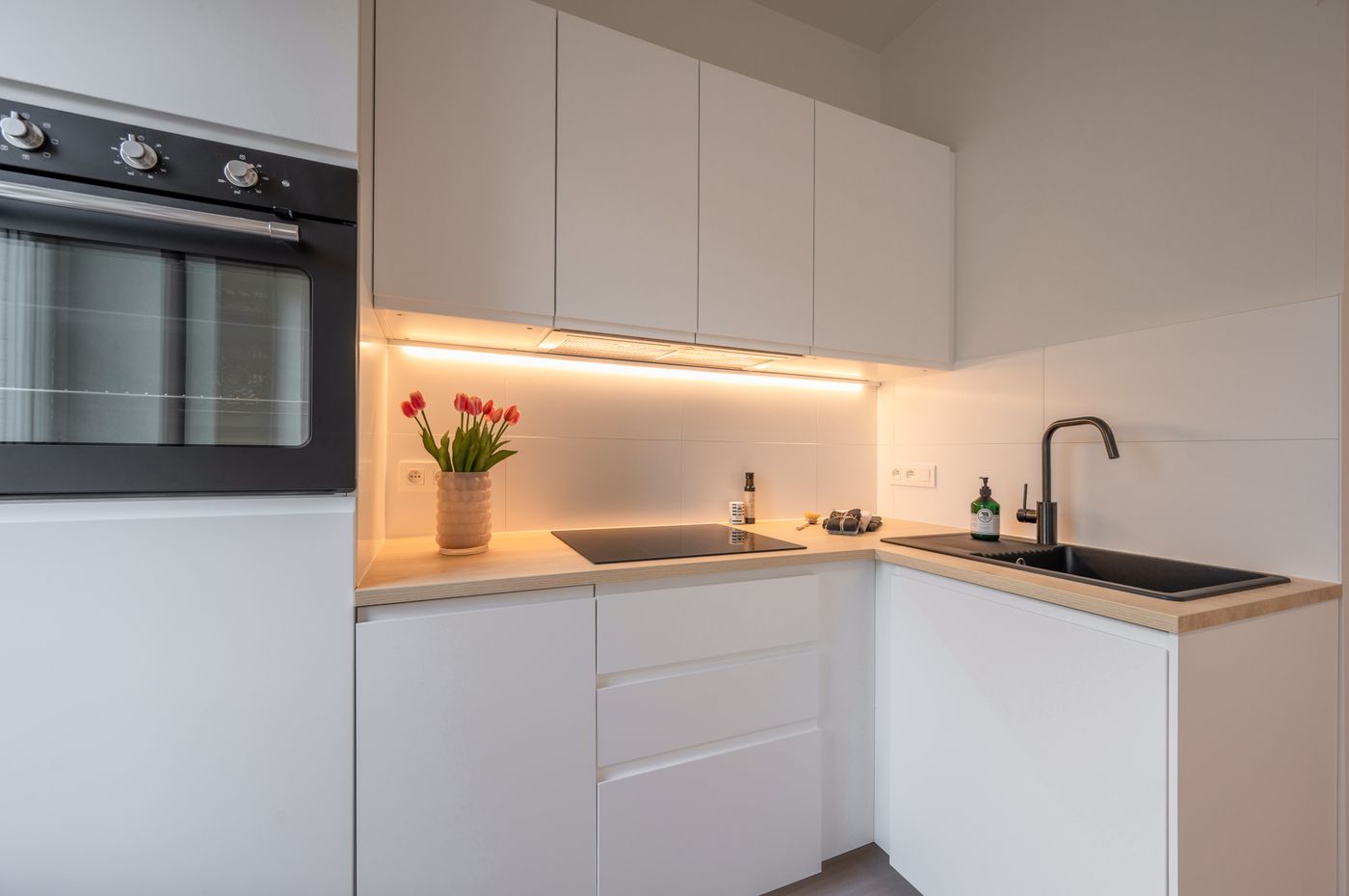 Gerenoveerd appartement met terras en EPC A op het eerste verdiep in centrum Wenduine. - foto 4