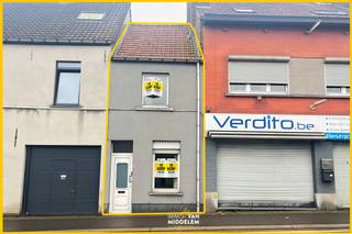 Immo Van Middelem vous propose cette maison 2-façades à moderniser, située AU CENTRE de Ternat (tout près de la gare), comprenant 2 chambres avec...