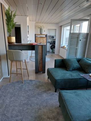 Volledig gerenoveerd en bemeubeld dakappartement. De bewoonbare oppervlakte bedraagt 48m², en de grootte van het terras met zeezicht is eveneens...