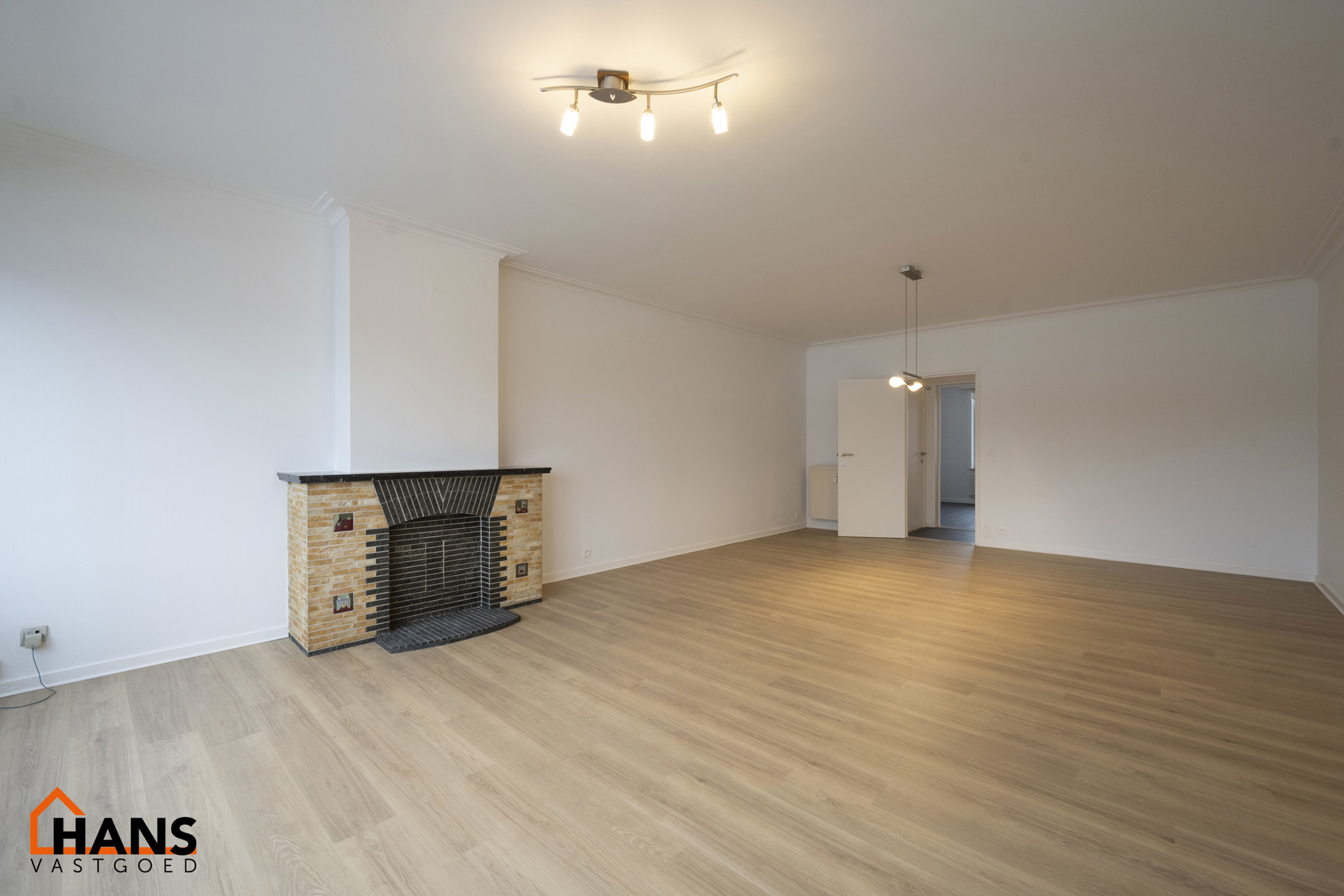 Gerenoveerd appartement met garage - foto 3