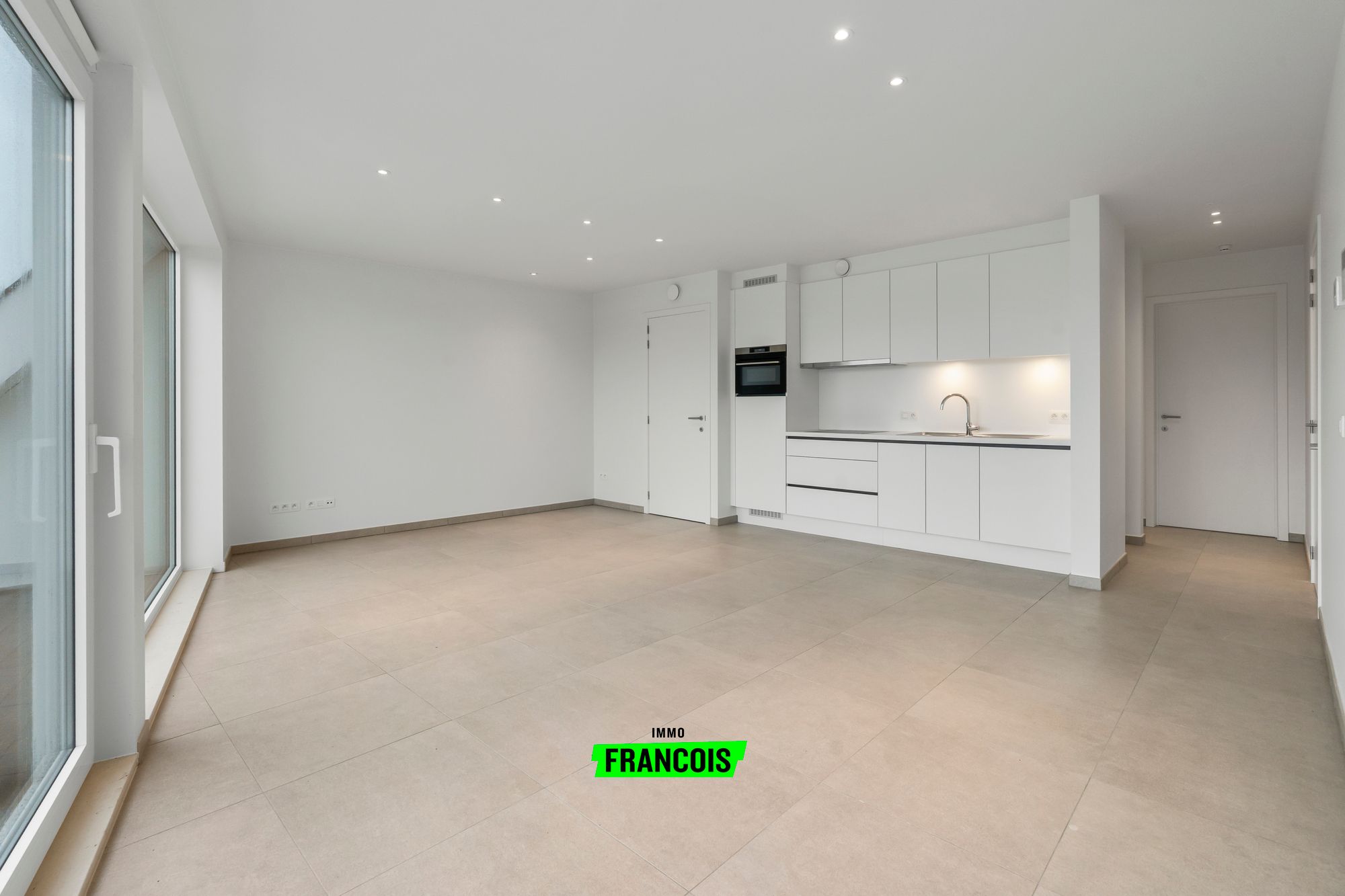 Ruime en lichtrijke duplex met groot terras en polyvalente kamer op toplocatie in Blankenberge - foto 5