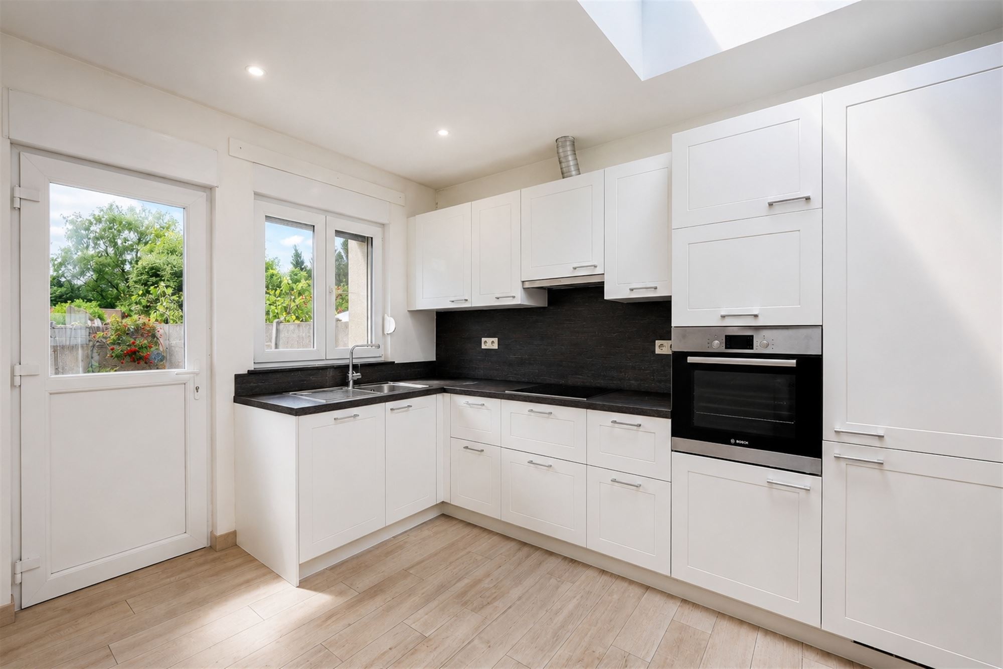 Instapklare woning met twee slaapkamers te Wilrijk - foto 4