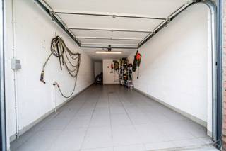 Présentation complète avec plans et vidéo dynamique :Appartement situé au rez-de-chaussée d’un immeuble construit en 2007, dans un cadre verdoyant à...