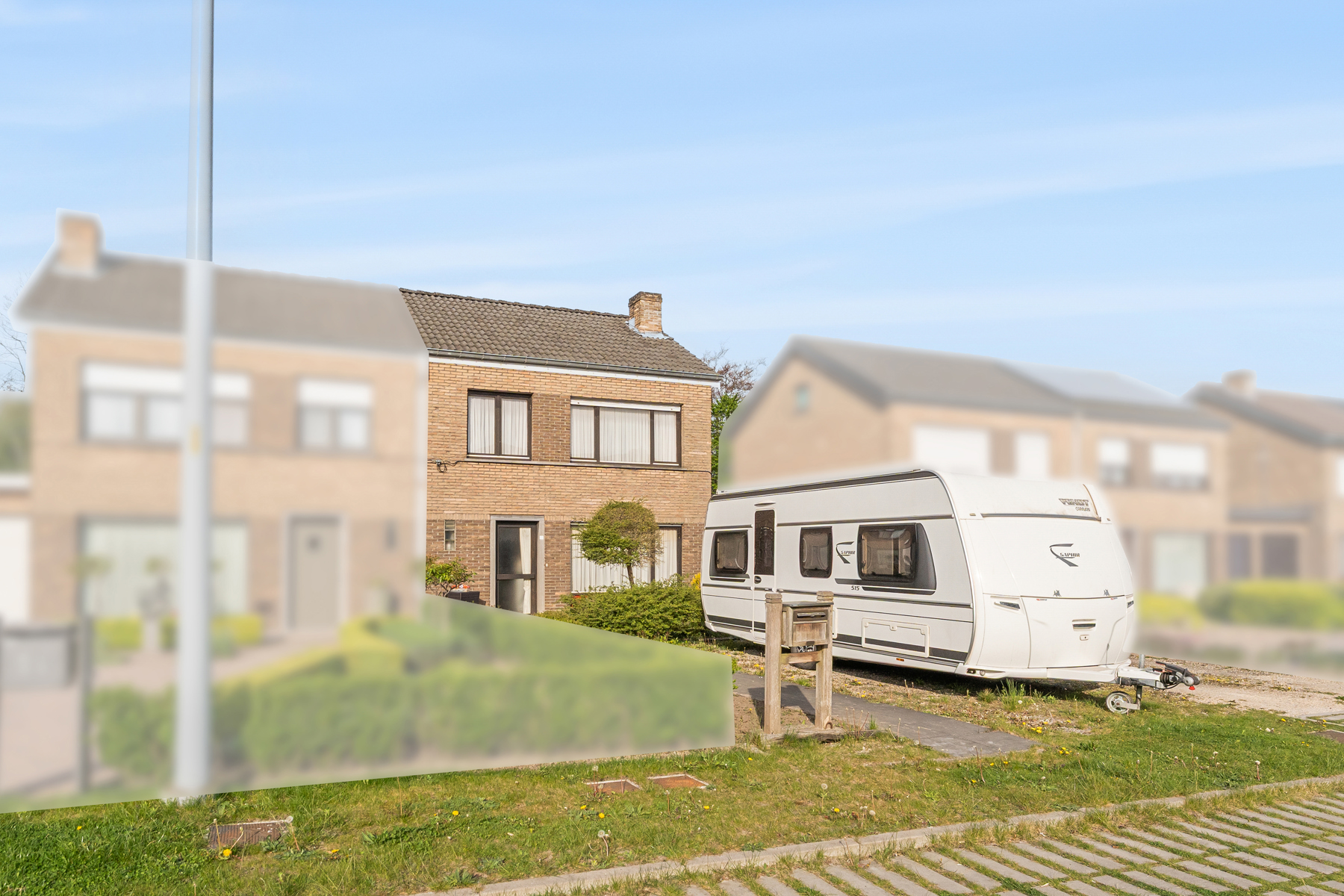 Woning met garage en tuin in de directe omgeving van de E40 - foto 1