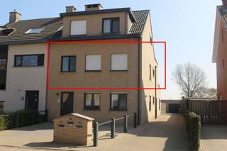 Op zoek naar een charmant appartement op een rustige, maar centrale ligging?Dit lichtrijke appartement op de eerste verdieping in Nieuwmoer biedt het...