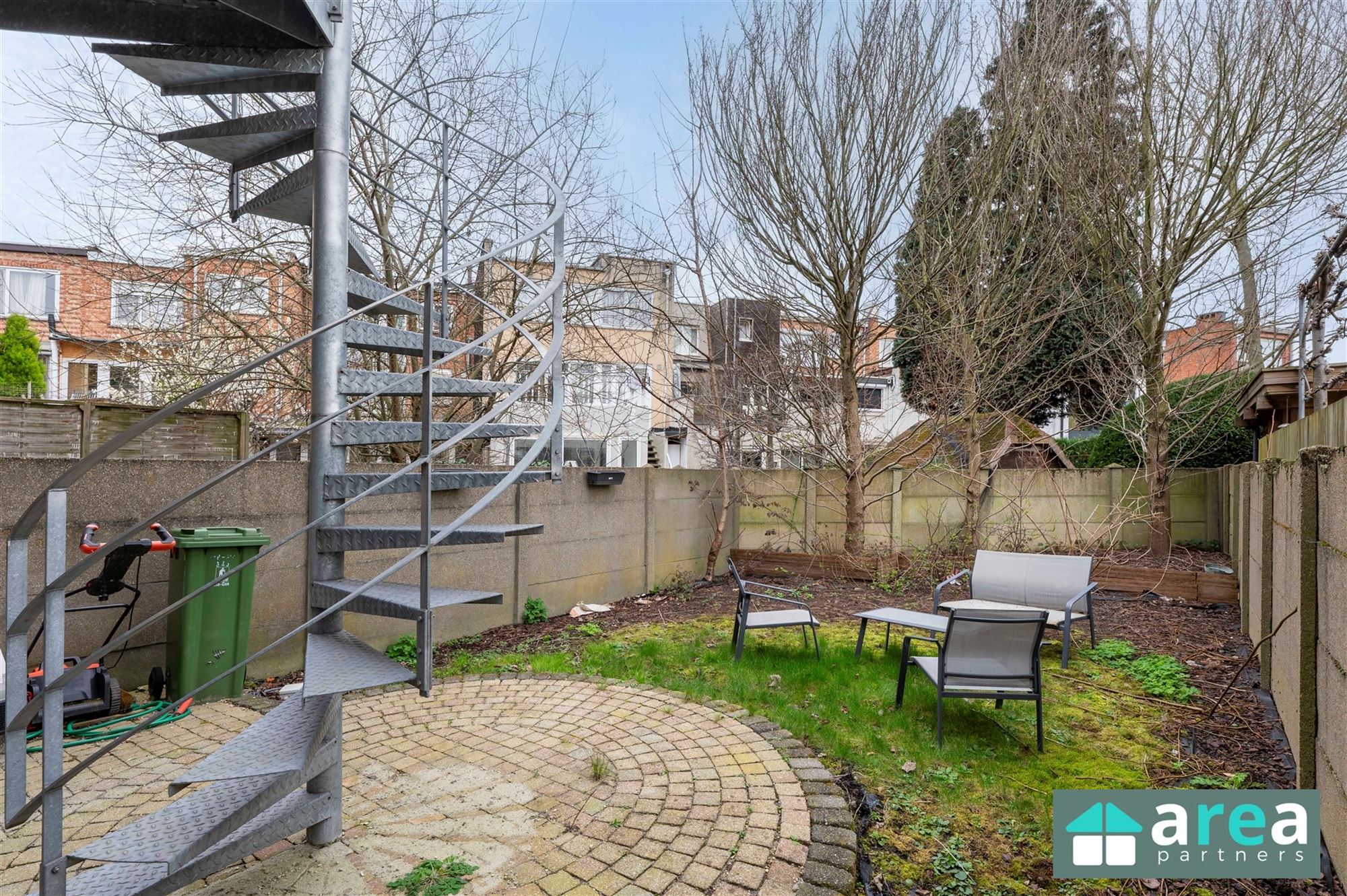 kantoorgebouw met woonst - foto 5