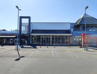 Handelspand van 300 m² te huur op topligging in Sint-Andries, Brugge!Dit handelspand bestaat uit een gelijkvloerse ruimte van +/- 250 m² van ongeveer...