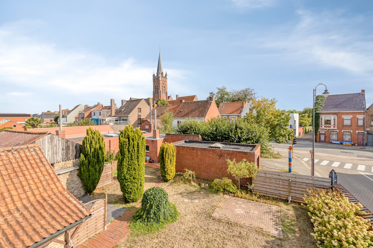 Halfopen huis / grond (537m²) met potentieel in hartje Sijsele (Damme) - foto 4