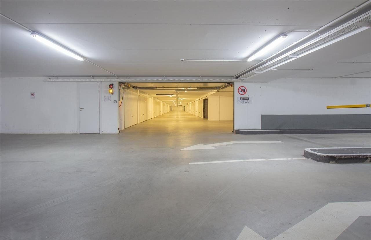 Centraal gelegen garagebox vlakbij de zee te Nieuwpoort - foto 1