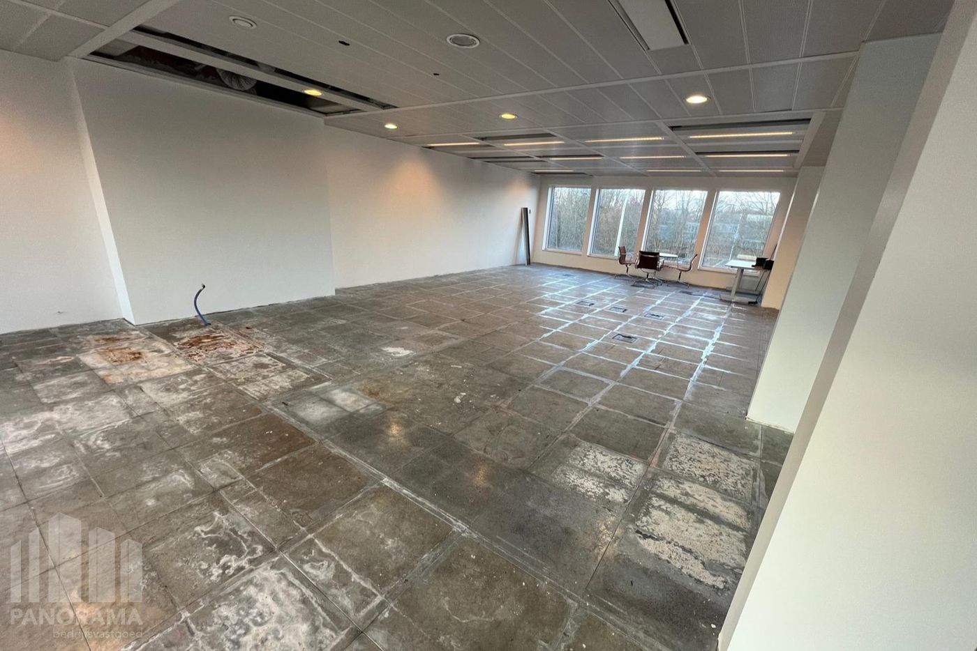 371 m² lichtrijke kantoren met zichtlocatie vanaf R0 te Zellik - foto 4