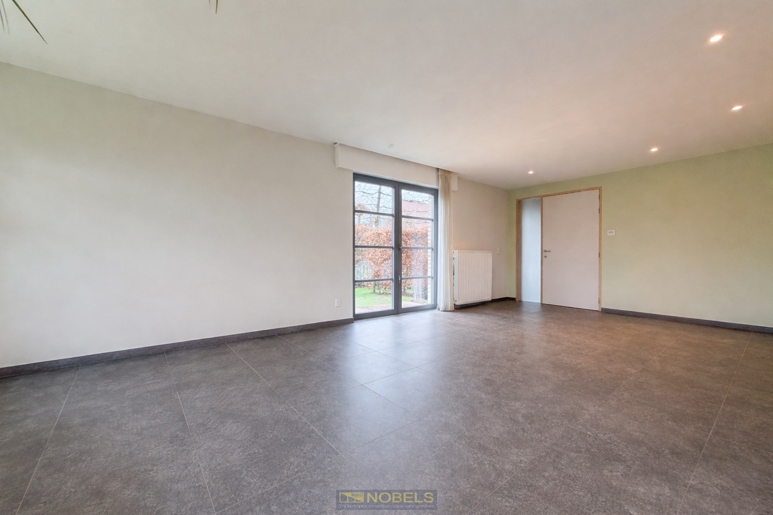 Te huur, recente halfopen bebouwing met onderhoudsvriendelijke tuin te Kruisem - foto 4