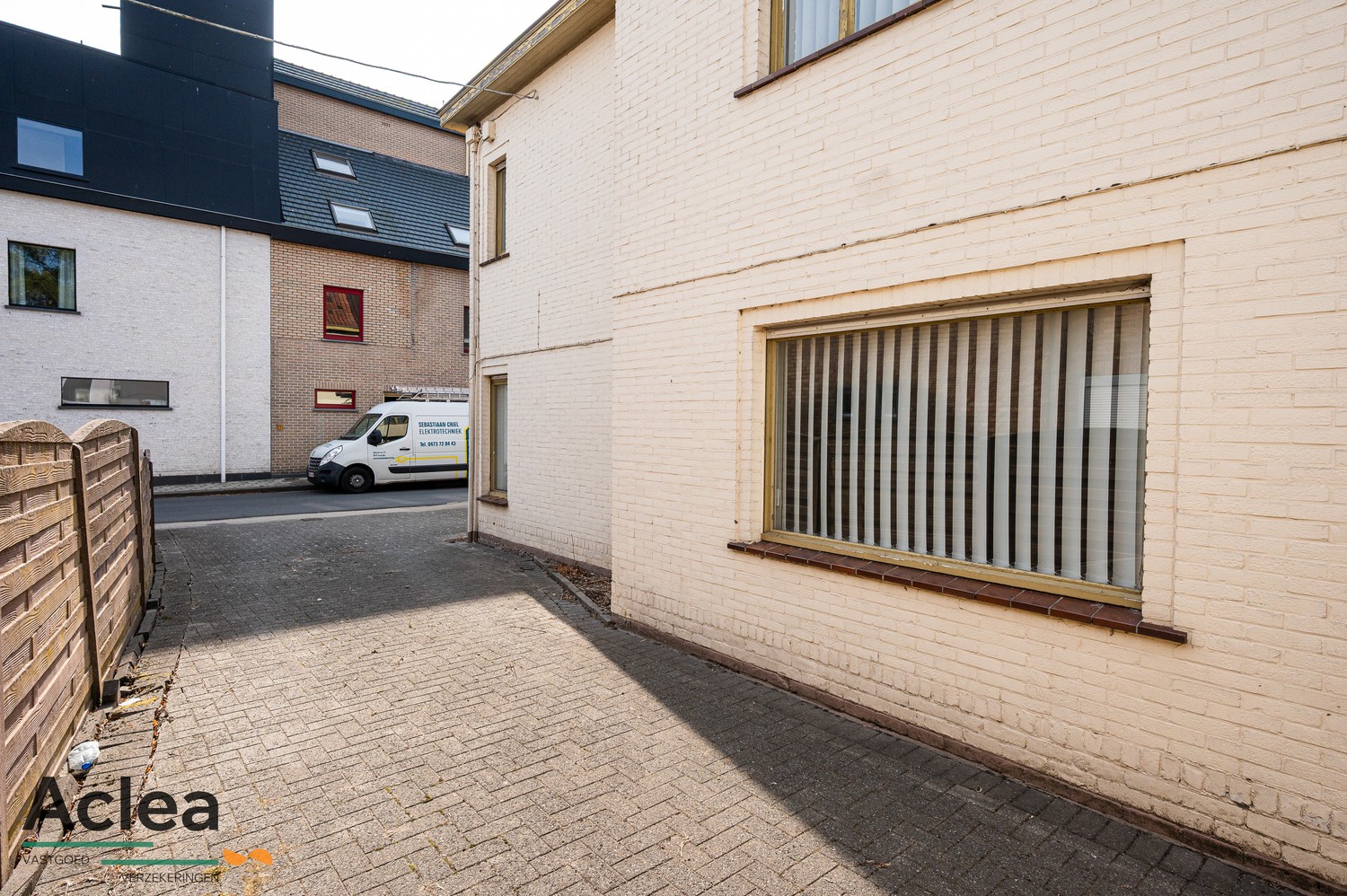 Te renoveren woning met grote magazijnruimte en veel potentieel - foto 5