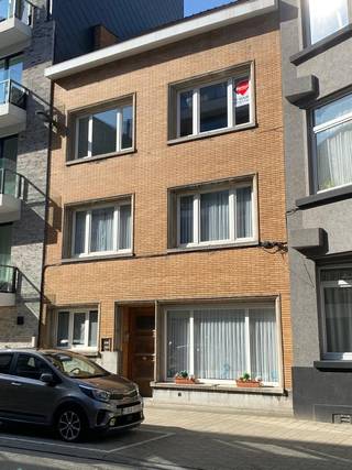 Charmant ruim appartement gelegen in het centrum nabij de jachthaven. Het appartement heeft 1 slaapkamer. Ruime living met authentieke...