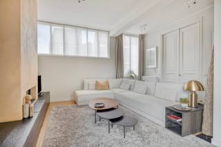 [[ DIT PAND NEEMT DEEL AAN DE ERA OPEN HUIZEN DAG OP 19/9 VAN 13:00 TOT 14:00 ]] 
<p>Knappe halfopen woning in het centrum van Putte met gezellige tuin en carport.</p><p><br /></p><p>Deze charmante woning werd ingericht als een waar herenhuis, deze combineert karakter met hedendaags wooncomfort en kwalitatieve materialen. Gelegen nabij het centrum van Putte geniet u hier van een vlotte bereikbaarheid en alle voorzieningen in de nabije omgeving. Daarnaast vormt de gezellig ingerichte tuin een aangename plek om te ontspannen of gasten te ontvangen. Dankzij de functionele indeling en de drie slaapkamers is dit huis ideaal voor gezinnen. Een extra troef is de praktische carport voor het plaatsen van een wagen. Daarnaast is de woning zeer gunstig gelegen nabij school, bushaltes (Mechelen, Lier, Heist-op-den-Berg) en op wandelafstand van het centrum van Putte. Tevens heb je via de R6 een vlotte verbinding naar de oprit van de autostrade (E19). </p><p><br /></p><p>Belangrijkste ruimtes:</p><p>• Lichtrijke woonkamer met gashaard</p><p>• Praktische modern ingerichte keuken met functionele indeling</p><p>• Drie slaapkamers waarvan 1 met aanpalende dressing en 1 ingericht als polyvalente ruimte (fitness/bureau)</p><p>• Ingerichte badkamer met dubbele lavabo, inloopdouche en toilet</p><p>• Gezellig ingerichte en onderhoudsvriendelijke tuin met veel privacy</p><p>•  Praktische carport met automatische schuifpoort</p><p><br /></p><p>Troeven:</p><p>• Afwerking met kwalitatieve materialen</p><p>• Centrale ligging in Putte nabij winkels en voorzieningen</p><p>• Gezellige buitenruimte met ruim terras en waterpartij</p><p><br /></p><p>Neem vandaag nog contact op met je ERA-makelaar voor een bezoek.</p><p><br /></p><p>JOUW DROOMHUIS. ZO GEVONDEN!</p>