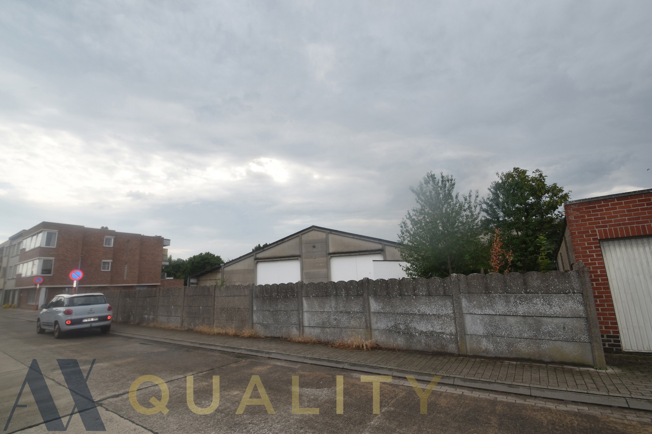 Loods/magazijn (1525 m²) met bureel (48 m²) en niet-overdekte parking (610 m²). - foto 4