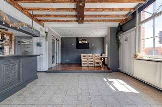 RUIM EN OP TE FRISSEN HANDELSHUIS THANS HORECAGEBOUW 198M² MET WOONST EN GROOT TERRAS 80M²ligging met veel passage en visibiliteit met vlotte...