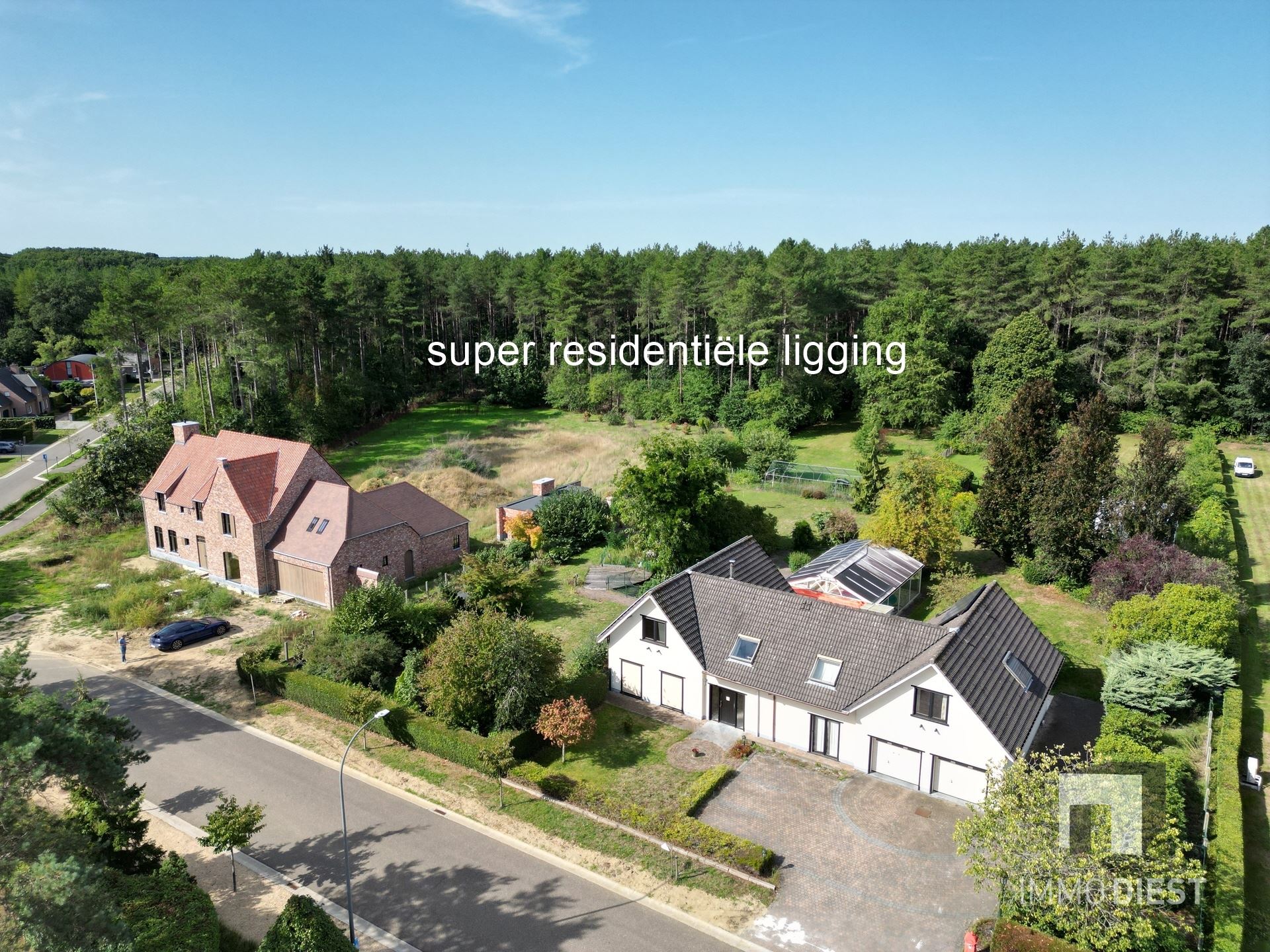 Villa met residentiele liggein op 60are met 8 slaapkamers - foto 1
