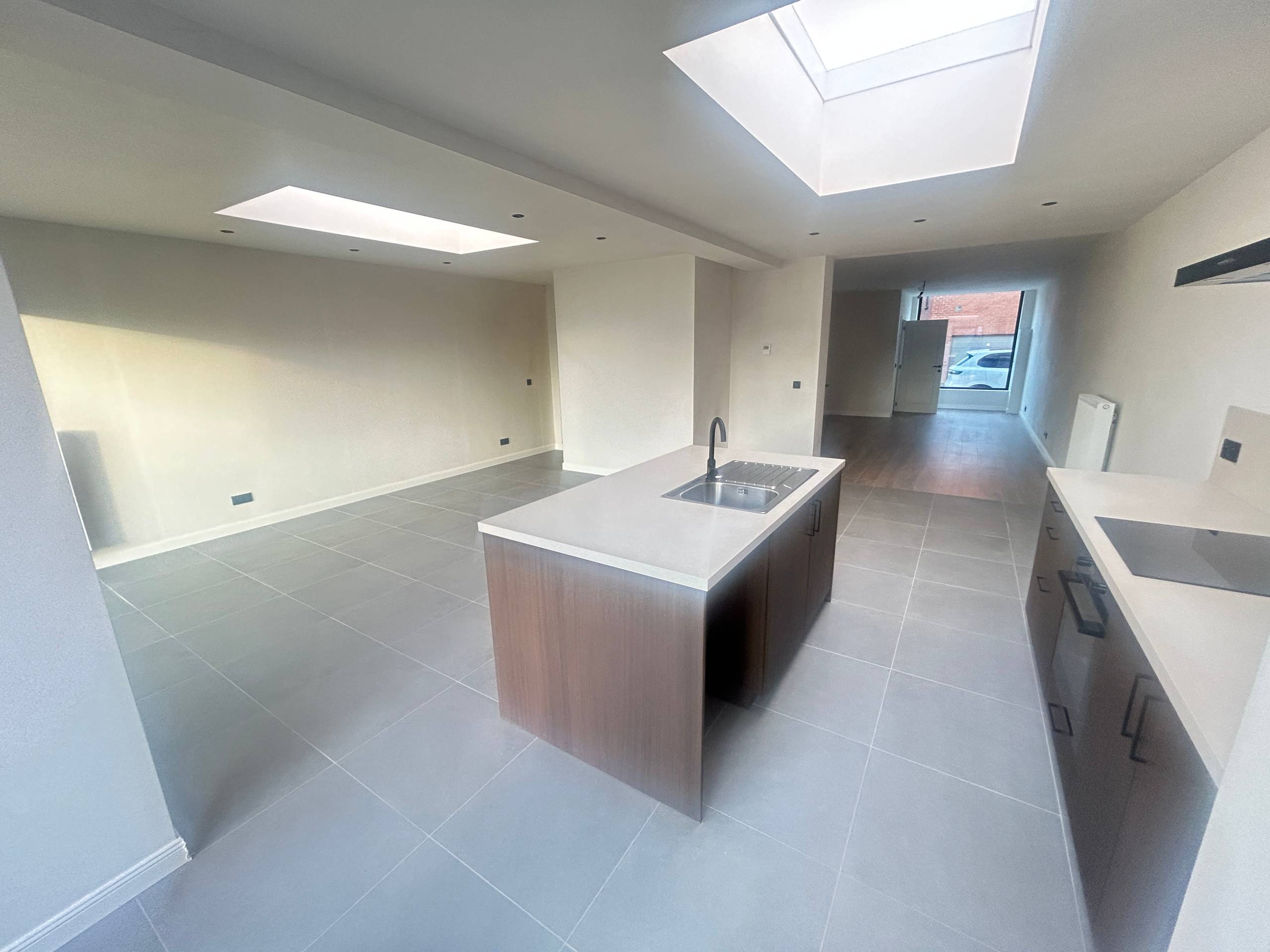Wervik - Vernieuwde woning met 3 slaapkamers, garage en tuin - foto 5