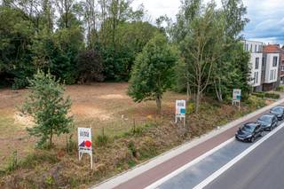 This 3a71 building plot located on Itterbeeksebaan in Itterbeek offers a central location close to the town centre, shops and public transport. With...