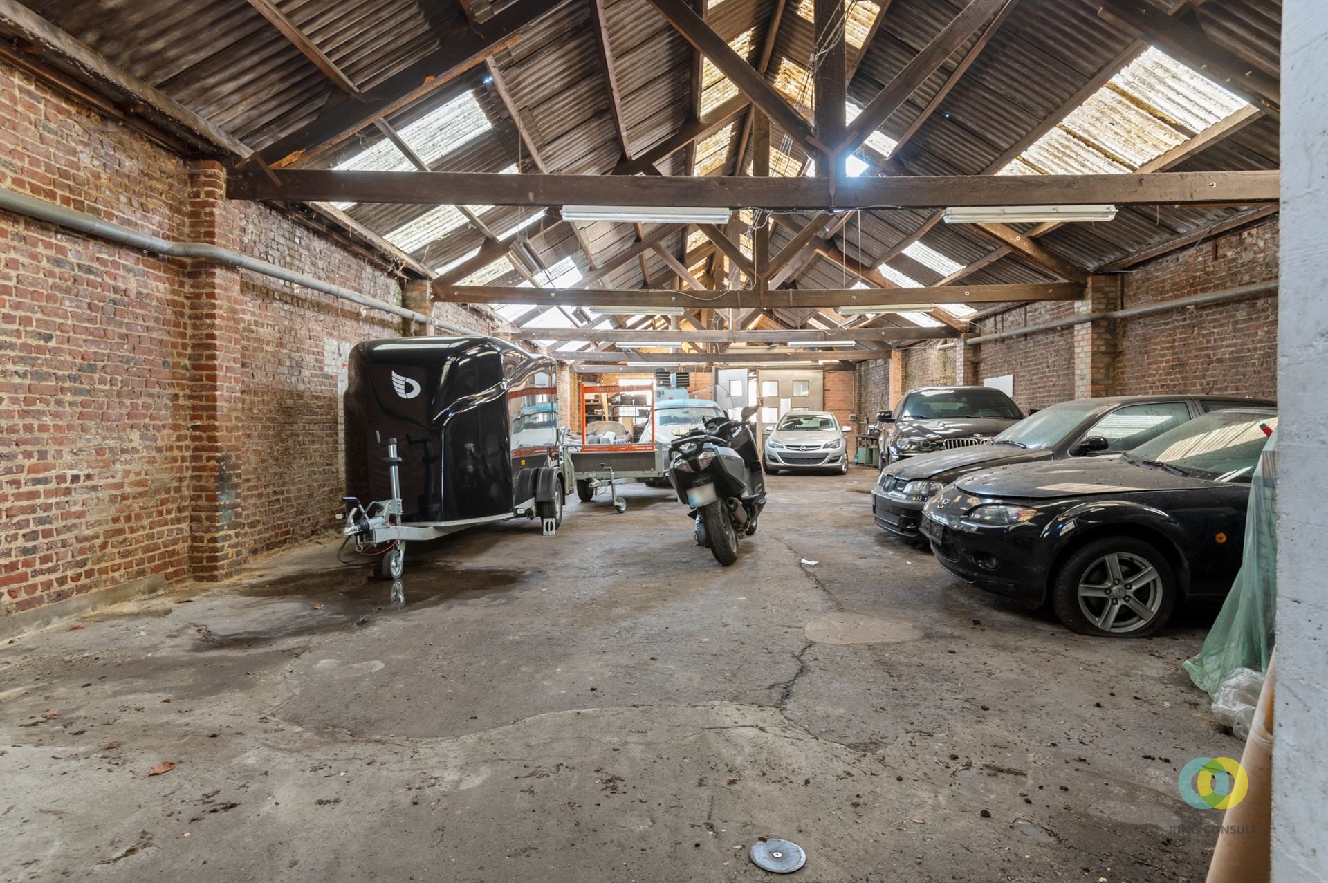 Bedrijfspand met loods, kantoor en appartement - foto 3