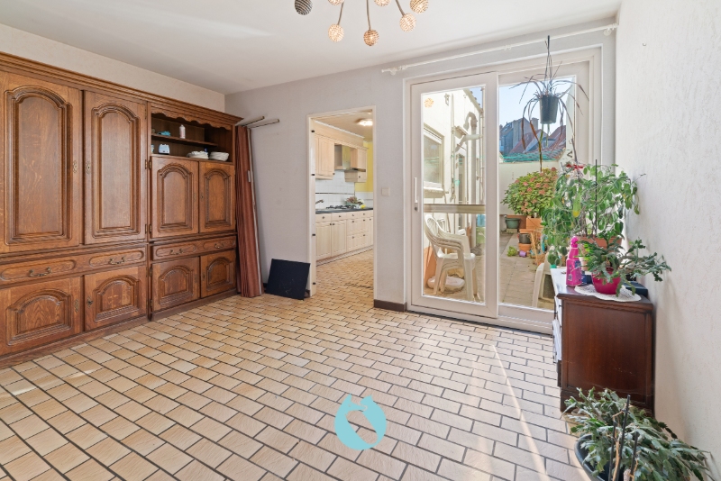 Woning met 4 slaapkamers en koer - foto 5
