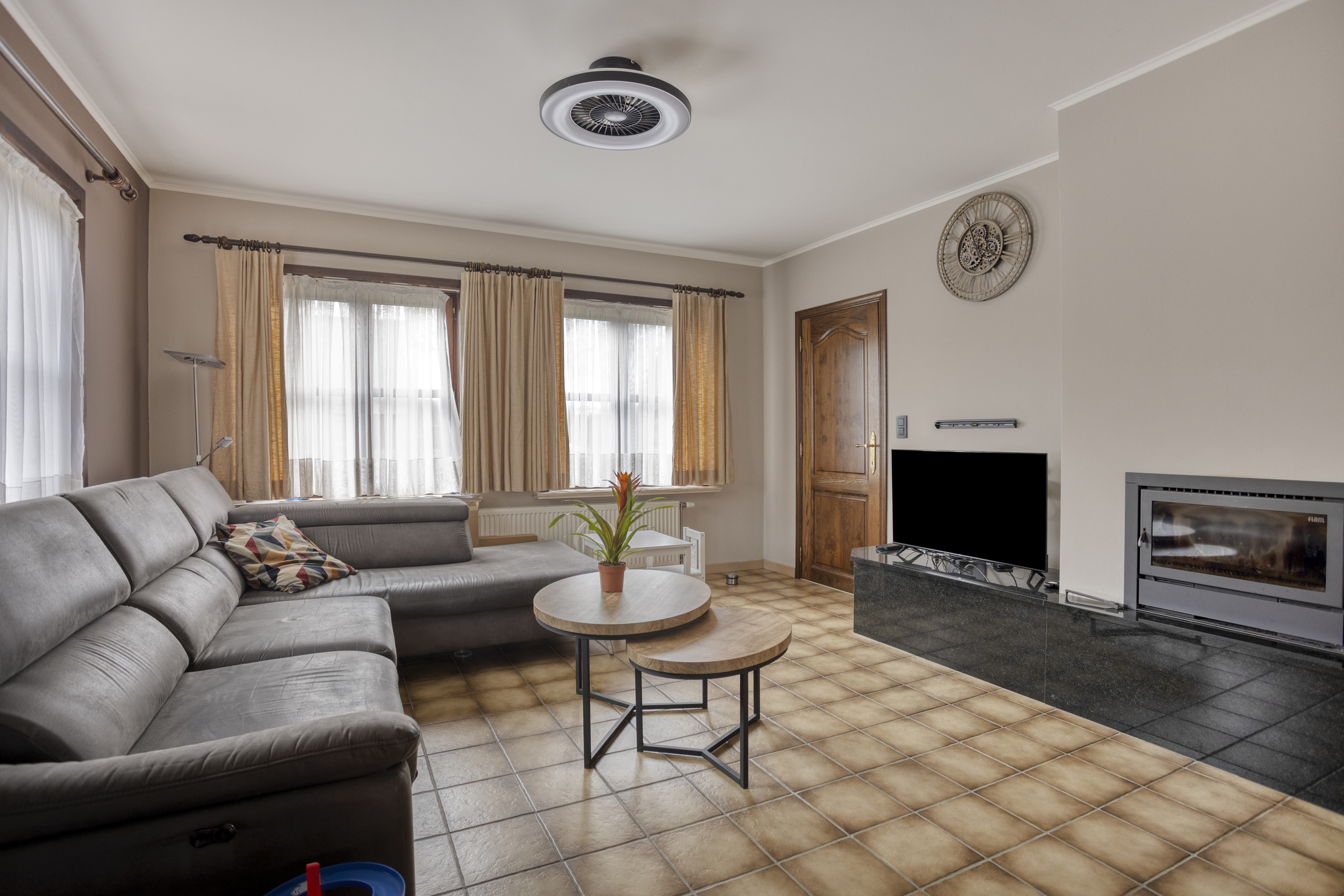 RUIME, GERENOVEERDE GEZINSWONING (226 m²) MET 5 SLAAPKAMERS - foto 4