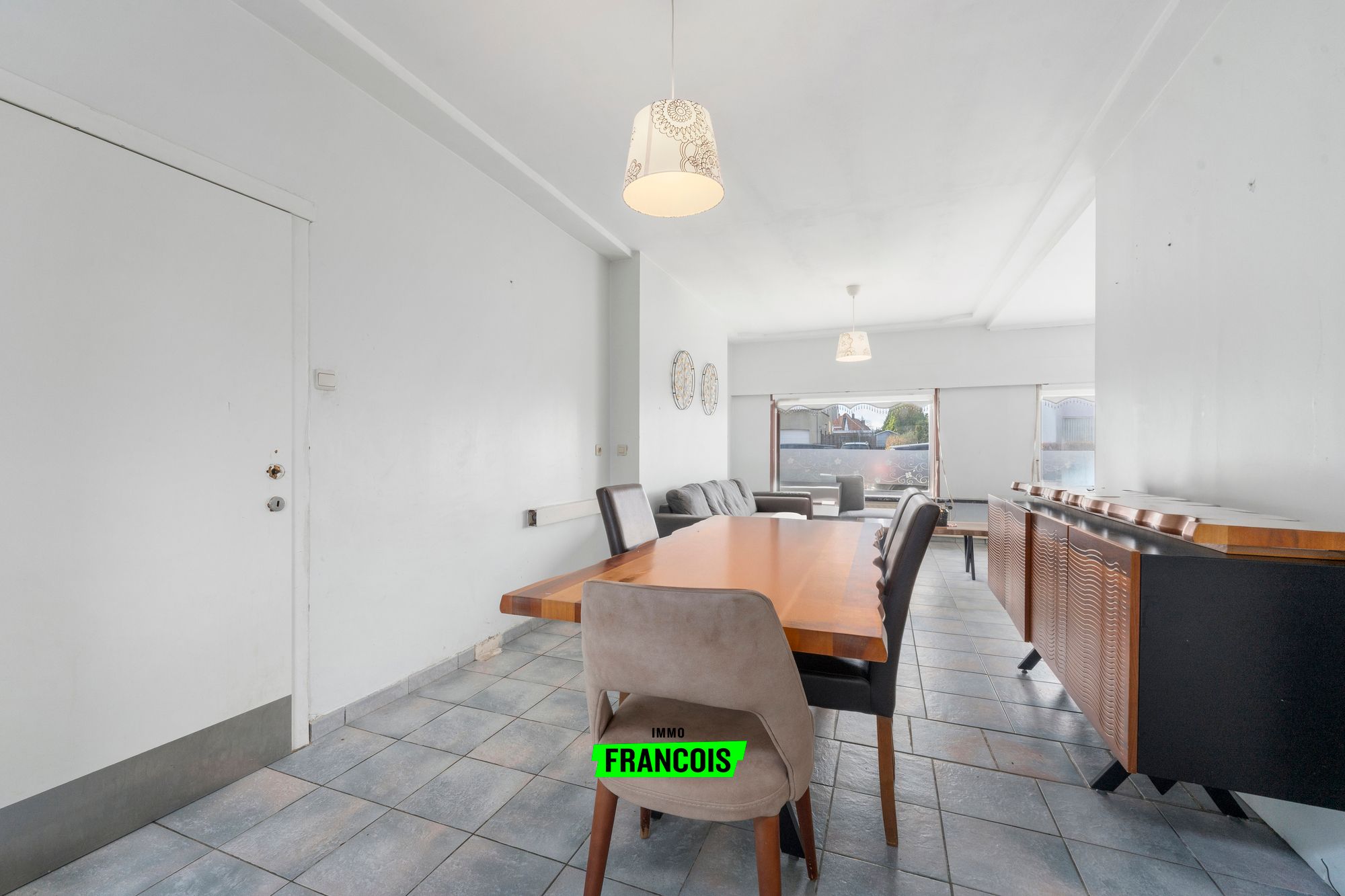 Centraal gelegen woning met renovatiepotentieel te koop in Assenede. - foto 4