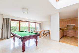 Dit instapklare appartement van +/- 138 m² is gelegen in een kleinschalig gebouw van slechts twee appartementen en bevindt zich op een...