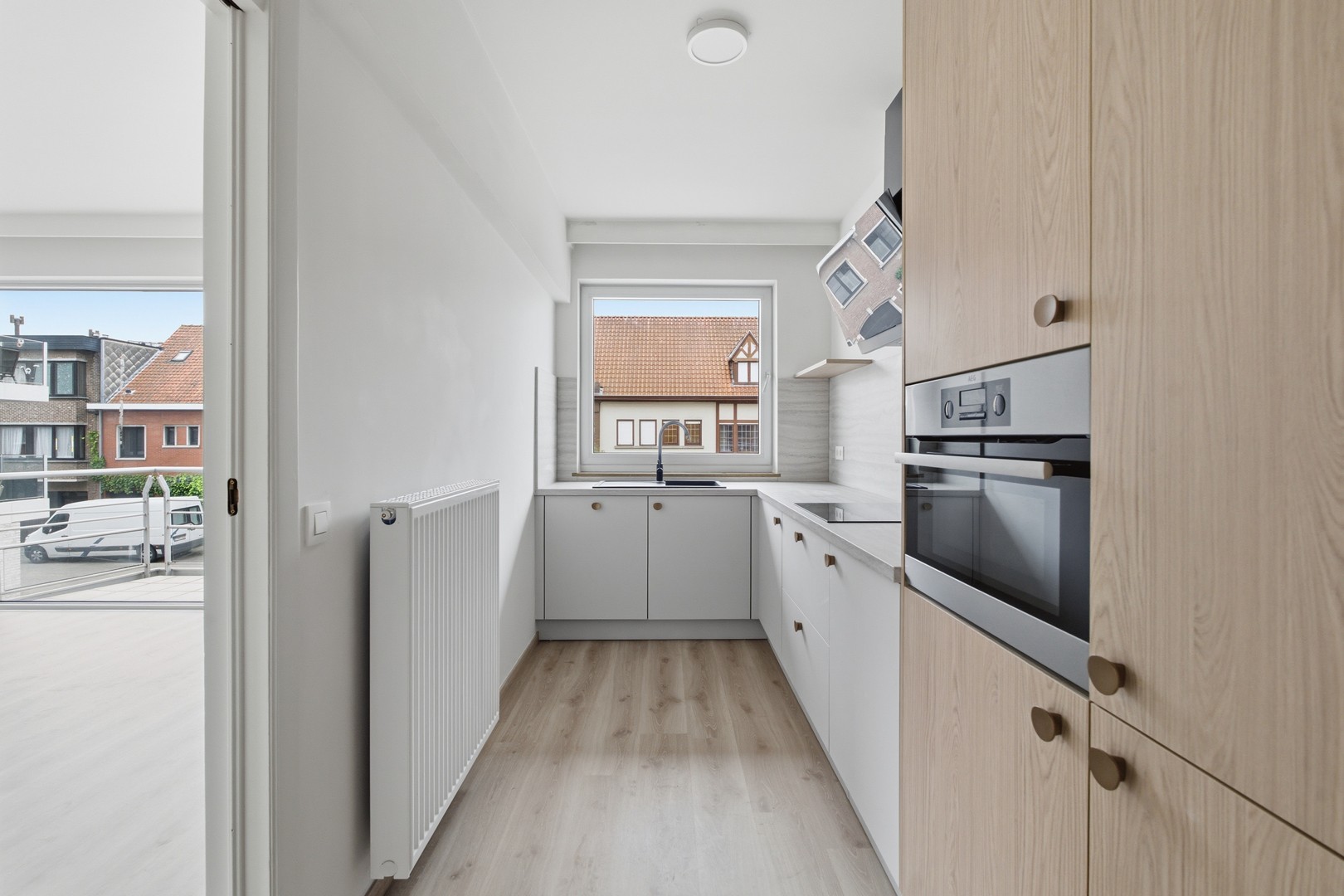 Volledig gerenoveerd appartement met 2 terrassen en garage te centrum Roeselare! - foto 5