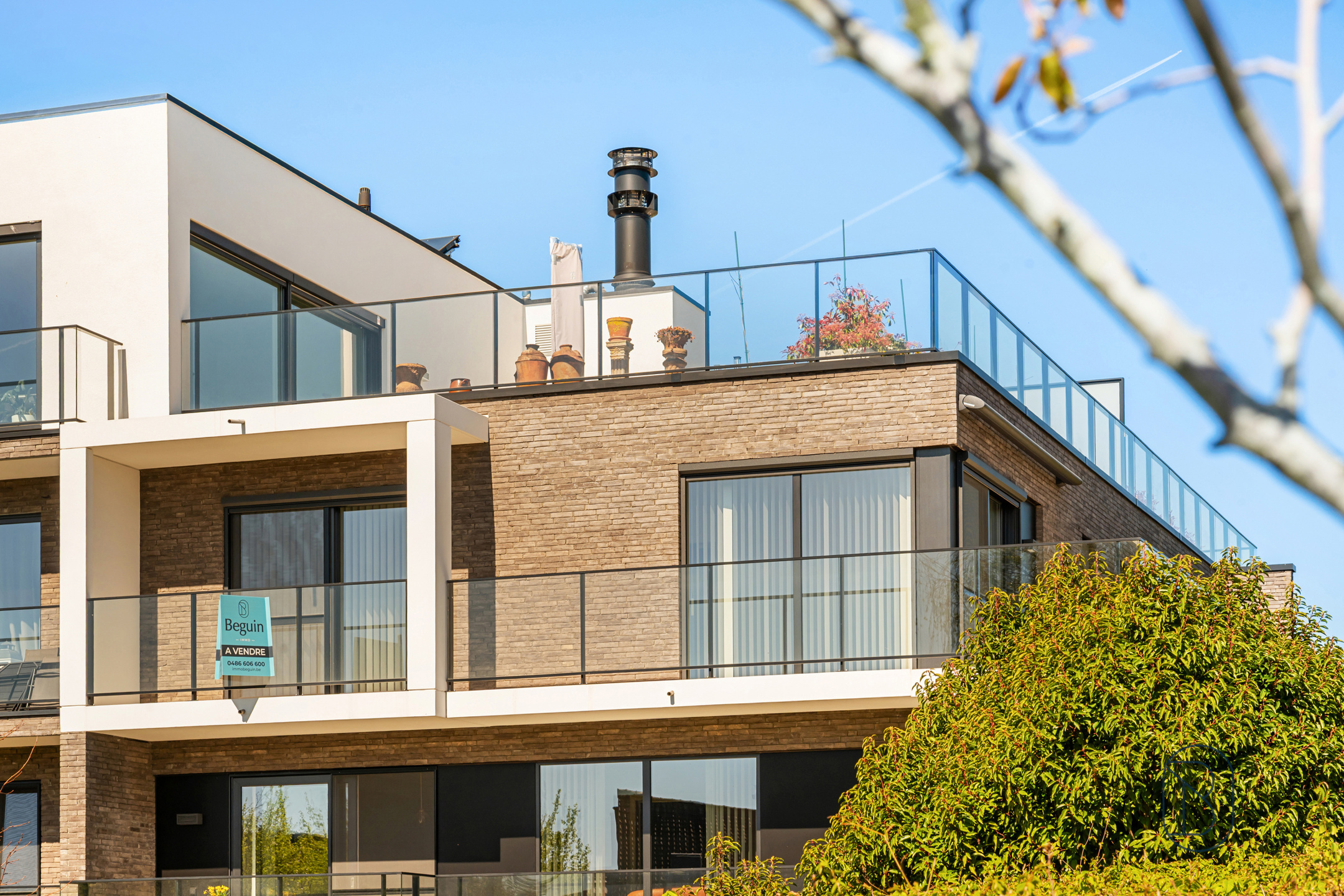 Recent appartement met 2 slk, terras, parking, en garage - foto 2