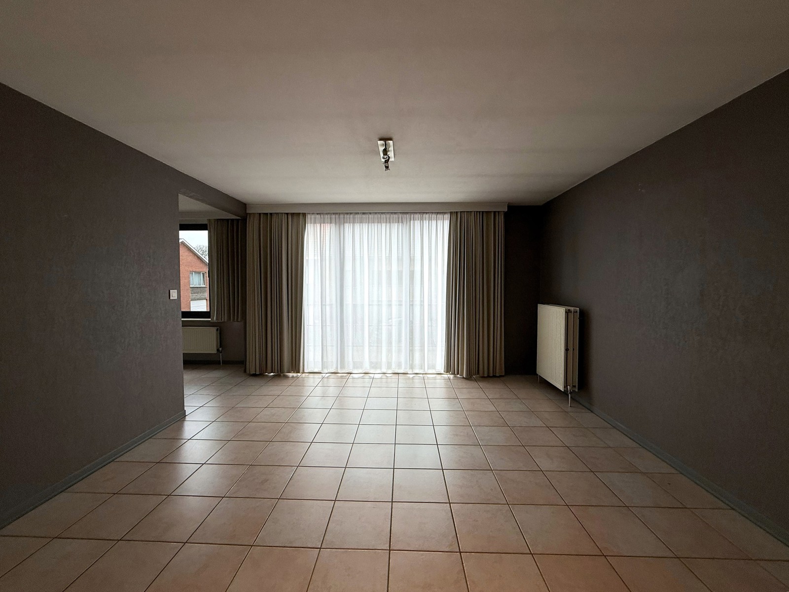 Centraal gelegen appartement met twee slaapkamers.  - foto 3