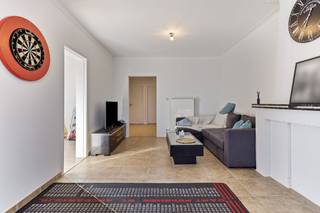 In een kleinschalig gebouw te Deurne vinden we dit te huur aangeboden appartement met twee slaapkamer. Gelegen nabij verschillende...