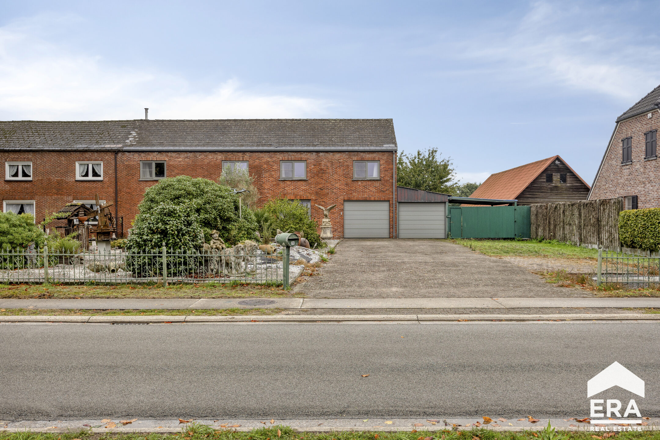Landelijke woning met 4 slks op 1253m² te koop in Lommel! - foto 1