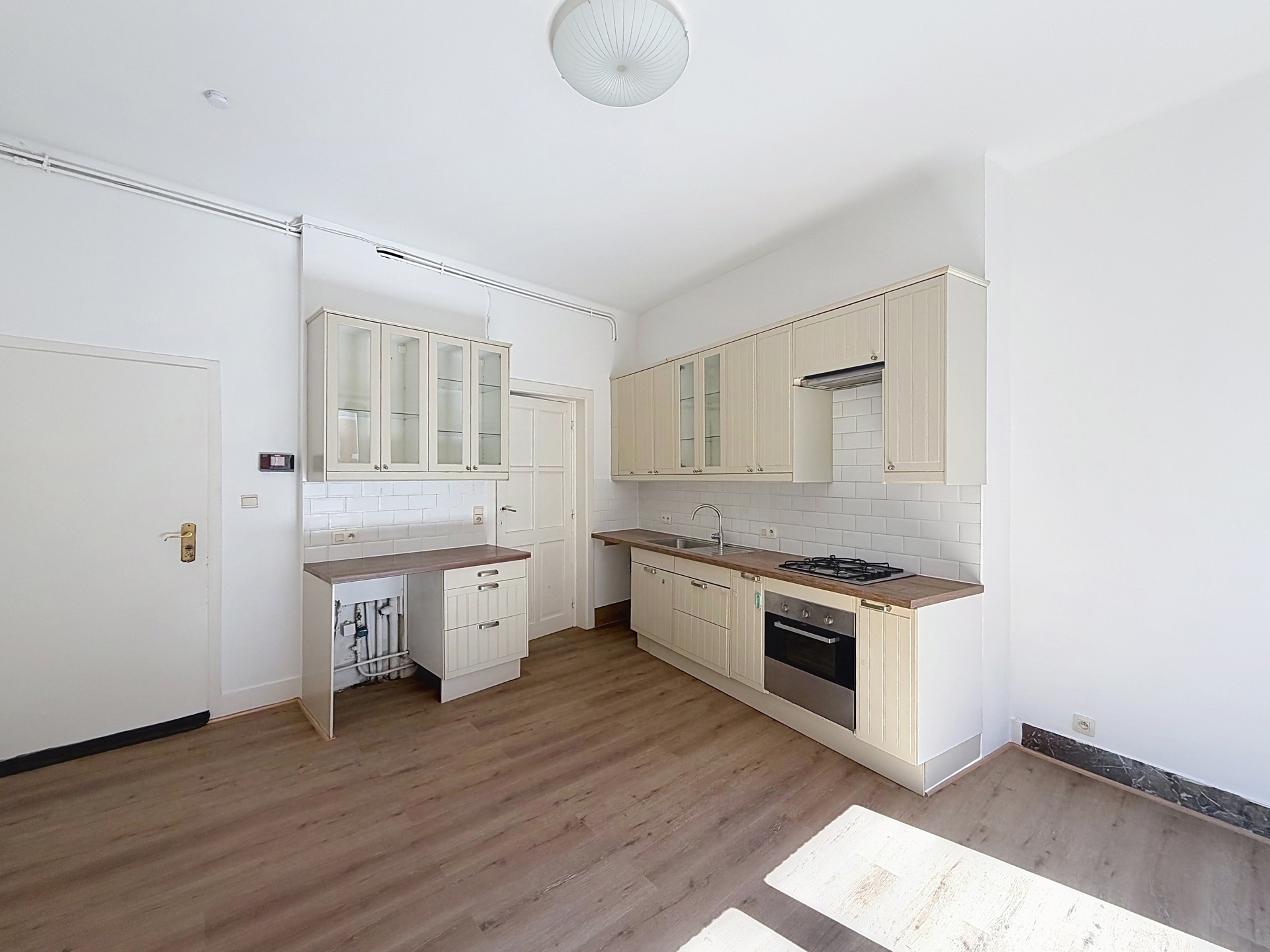 Gerenoveerd appartement met 1 slaapkamer - foto 4