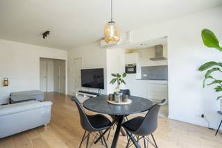 Près de laGrande Place de Beveren (  ) se trouve une rue tranquille. Dans la Ter Gaeverlaan, nous trouvons cet appartement duplex entièrement...