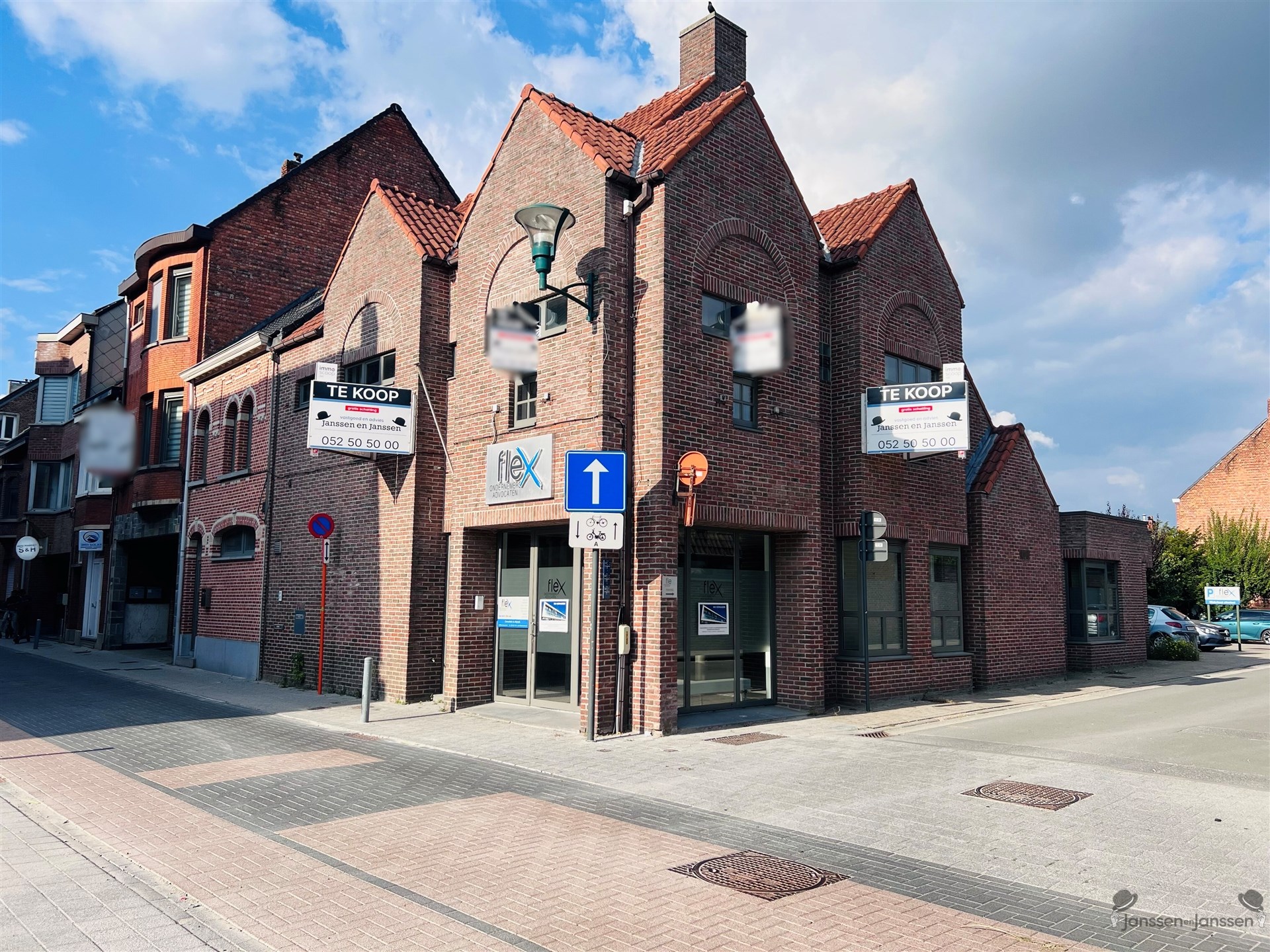 Centraal gelegen handelspand met ruime parking - foto 1