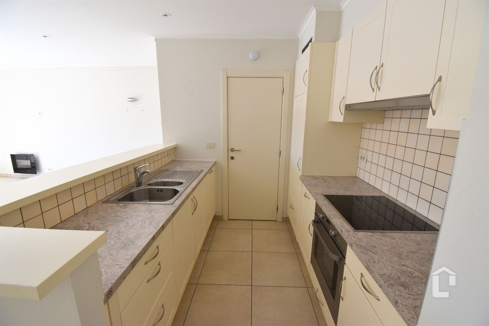 Recent 2 slaapkamer appartement in centrum Nazareth - foto 5