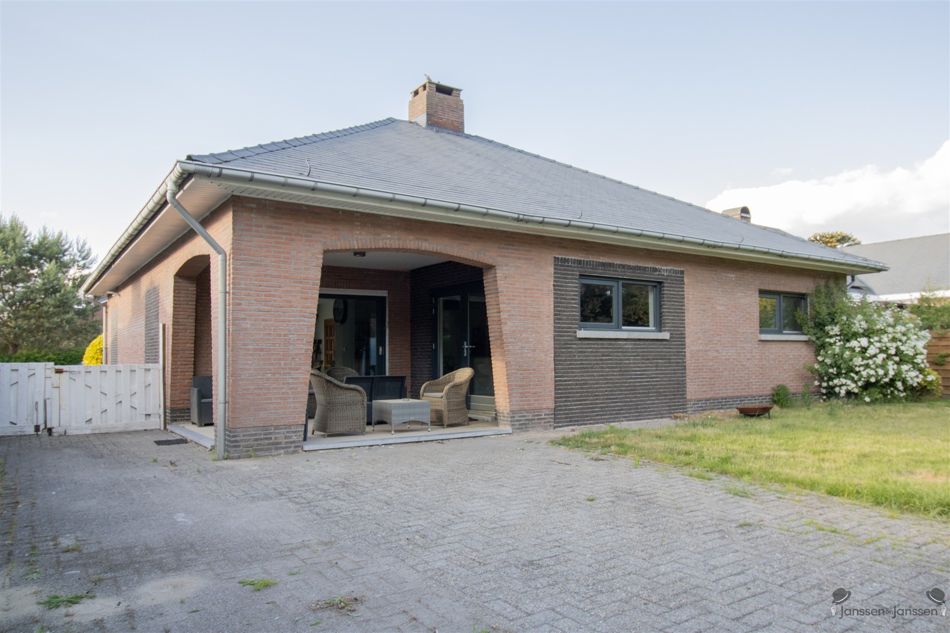 Gerenoveerde gelijkvloerswoning met 2 tot 3 slaapkamers op 760 m² - foto 2