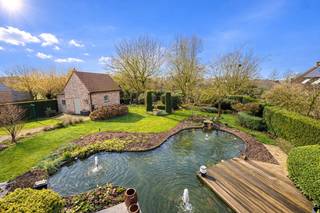 In een aangename en gegeerde woonwijk in Ertvelde bevindt zich deze uitstekend onderhouden open bebouwing (bouwjaar 1996–1997). De woning ligt op...