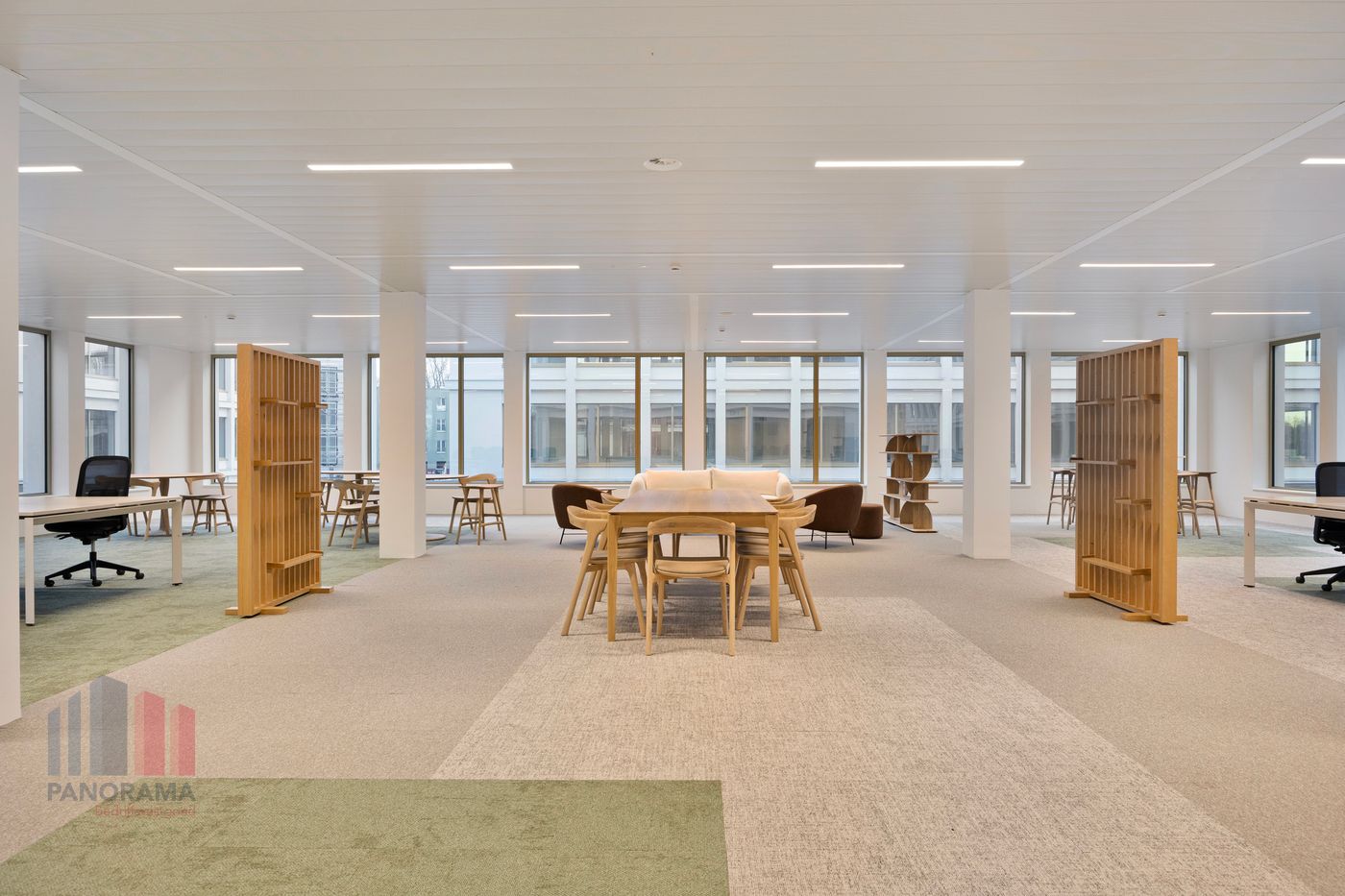 Espace de bureau unique dans un emplacement de premier choix avec visibilité sur le R4 - photo 3